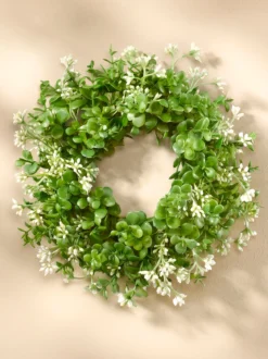 Buchskranz mit Blüten