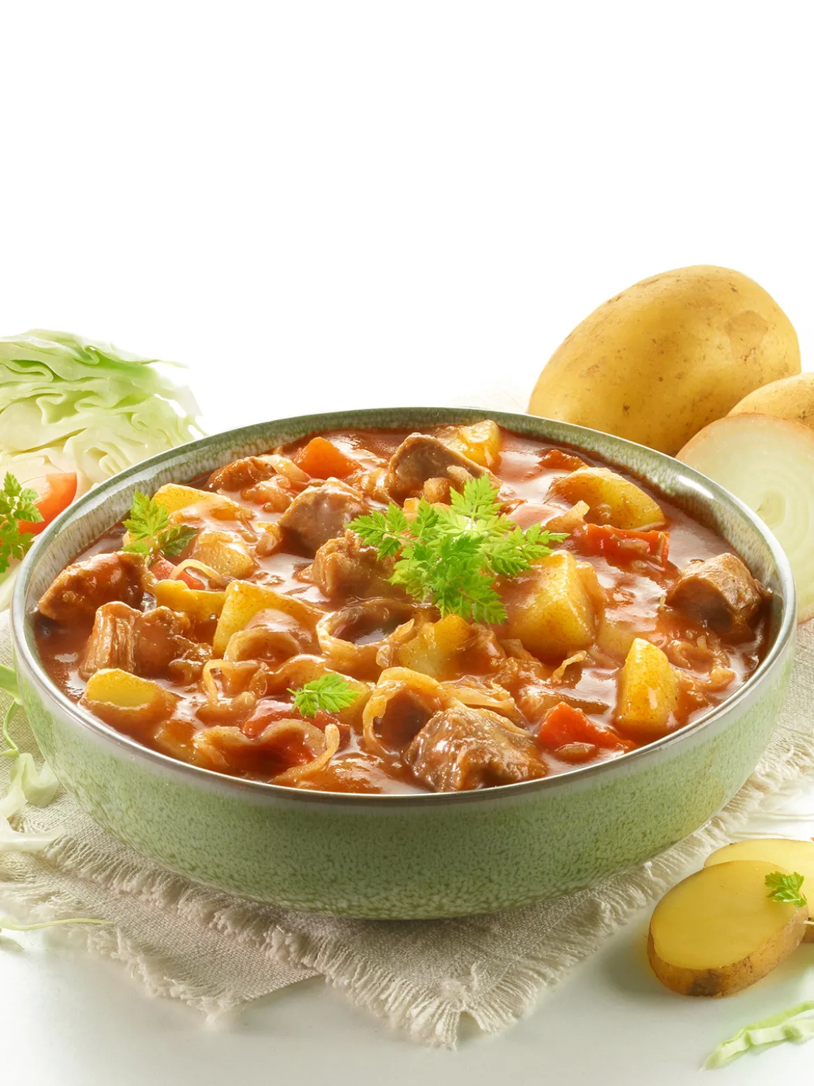 Gulasch mit Sauerkraut & Kartoffeln