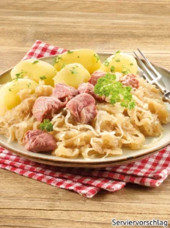 Sauerkraut mit Schäufelefleisch